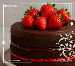 آموزش کیک شکلاتی توت فرنگی